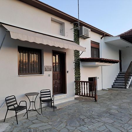 Socrates Ethnic And Traditional Studio كالامباكا المظهر الخارجي الصورة