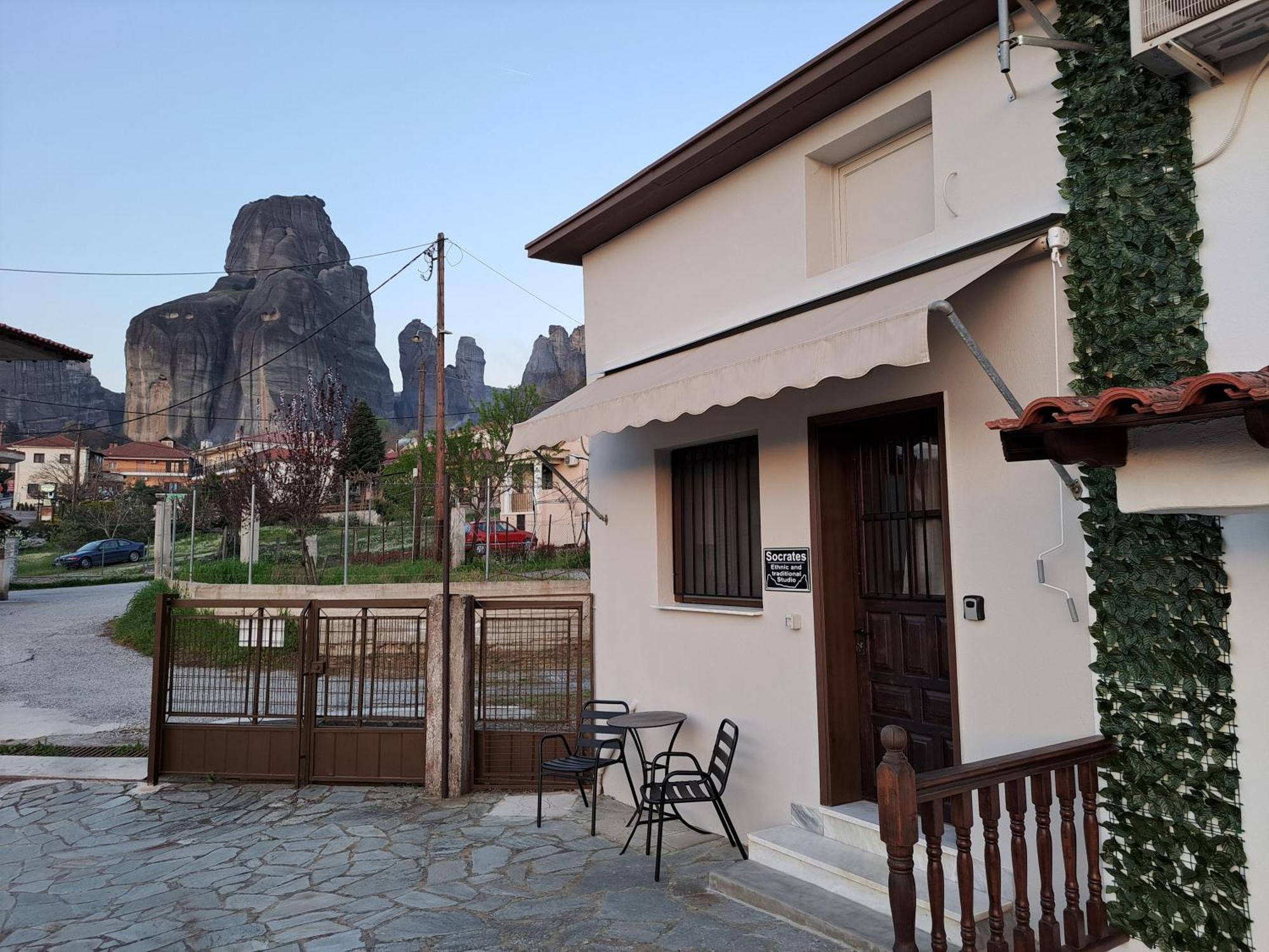 Socrates Ethnic And Traditional Studio كالامباكا المظهر الخارجي الصورة